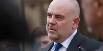 КПКОНПИ проверява Гешев, нарушил ли е закона