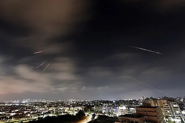 Високо напрежение. Иран с нова вълна брутални удари