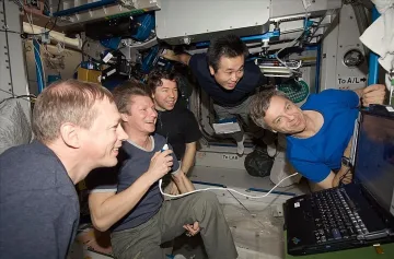 Шокиращо! Как оцеляват астронавтите от НАСА