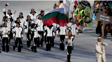 Защо смениха знаменоската ни за откриването на игрите в Пекин