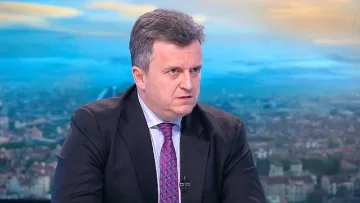 Отстраненият шеф на Булгаргаз се оплака от натиск и мачкане