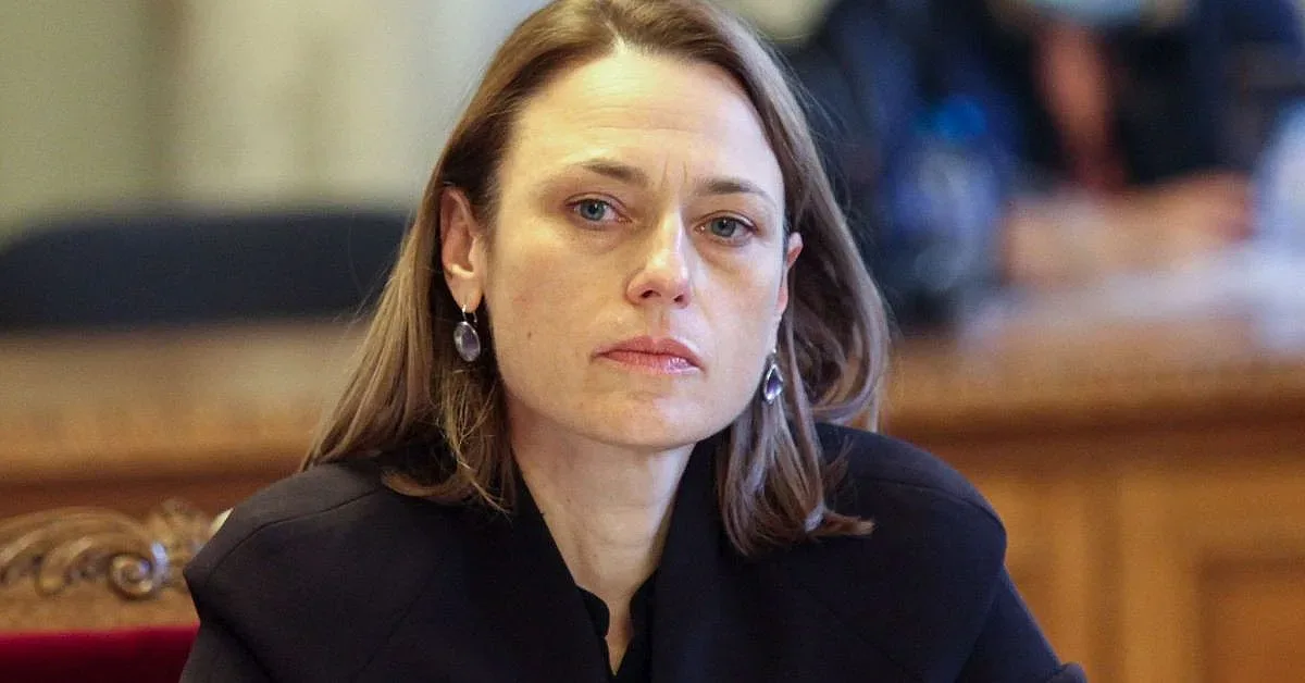 Ива Митева: Със зеления сертификат приравниха парламента на мол