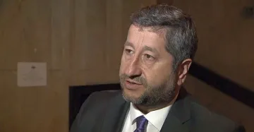 Христо Иванов остава лидер на "Да, България"