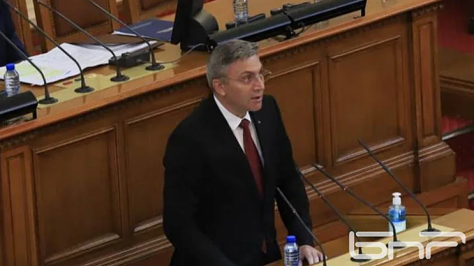 Скандал в парламента: Защо Карадайъ поиска оставката на Минчев