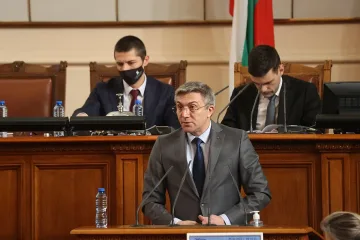 Карадайъ гневен, още чака отговор от Рашков за изборите