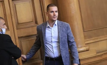 Депутат от ИТН напуска парламента, поема тотото