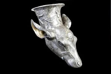 Чудната история на ритона с глава на сърна