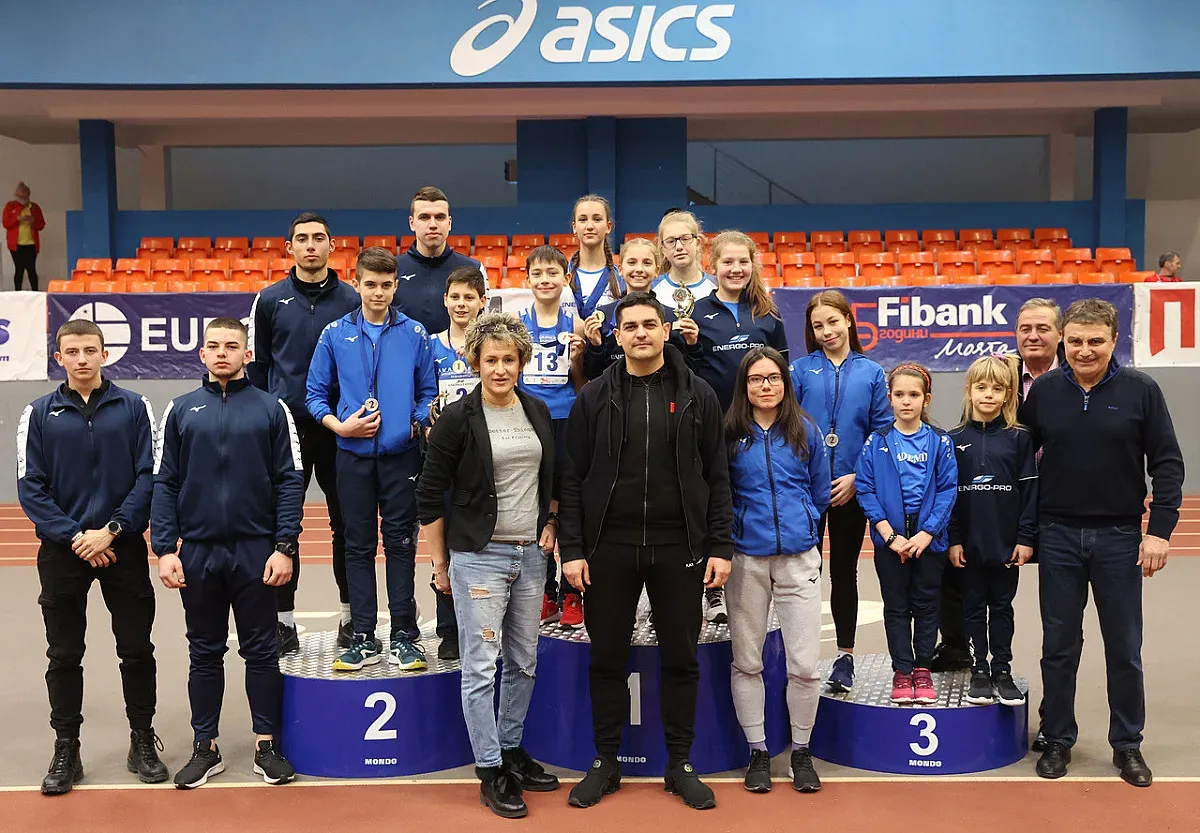 Млади таланти в атлетиката с награда от спортния министър