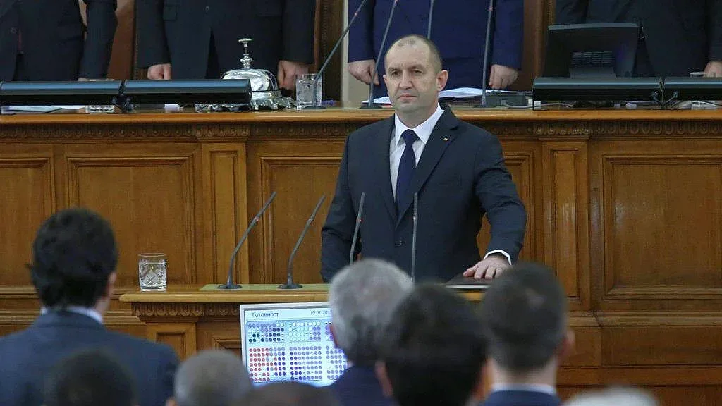 Съветник на Радев каза иска ли президентът повече власт