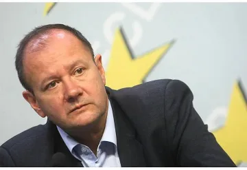 Бивш лидер на БСП връща партийната си книжка