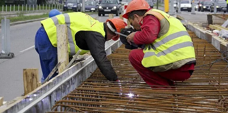 Строители чакат 278 дни да започнат работа