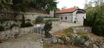 Багерът, който засенчи храма “Света Петка”