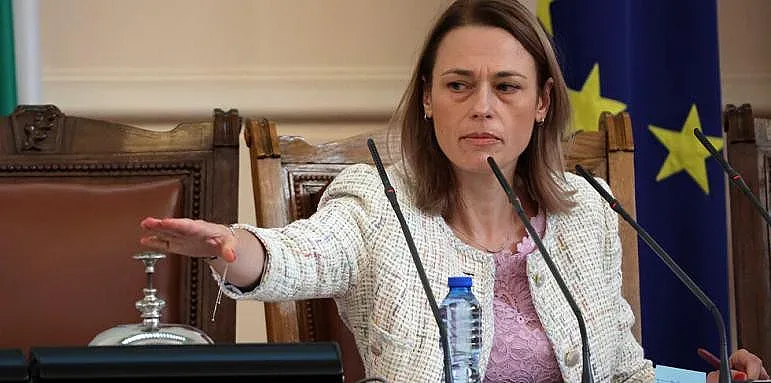 Спрягат Ива Митева за висок пост, коментарът ѝ
