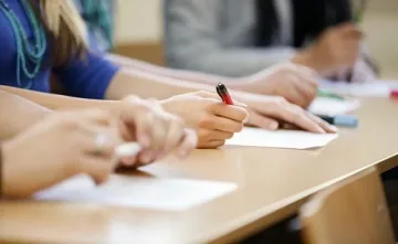 Вижте темите за есето и съчинението на матурата по БЕЛ