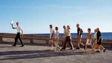 Обезщетения до юни 2022 г., ще има и за екскурзоводи