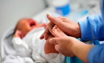 Антирекорд! Колко деца се родиха у нас за година (Графика)