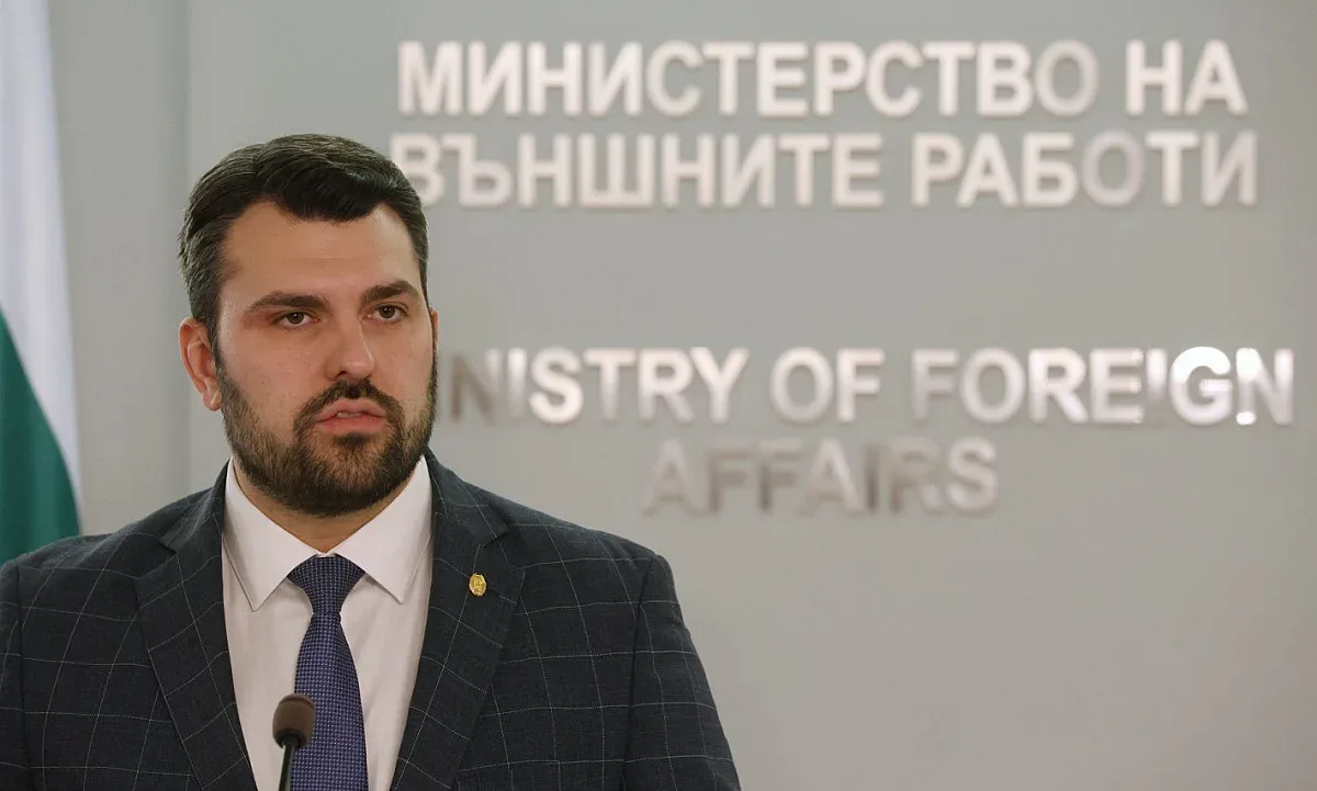 Десетки българи чакат евакуация от Израел