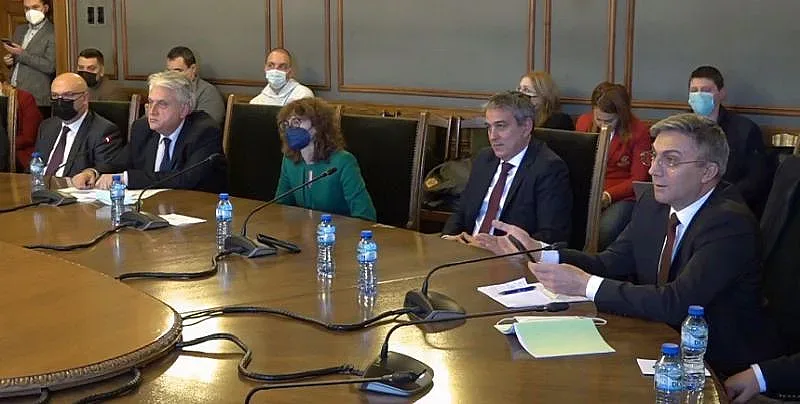 Карадайъ:Рашков да е пример за спазване на Конституцията и законите