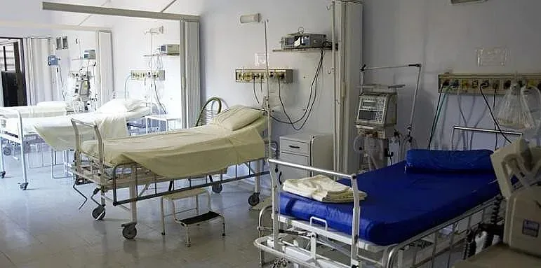 Увeличават COVID леглата в София, сървърите на РЗИ се сринаха