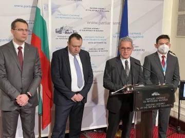 ДПС слага край на "ин хаус" процедурите и парите от джипката