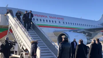 Кирил Петков кацна в Скопие. Чака бързи резултати (ФОТО)