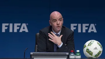Голям скандал. Къде живее босът на ФИФА