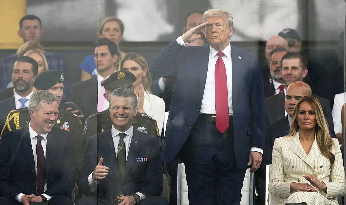 Тръмп приветства парад на американската армия във Вашингтон