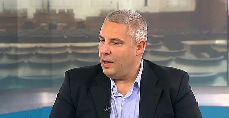 Методи Лалов сипе хули заради изключването си