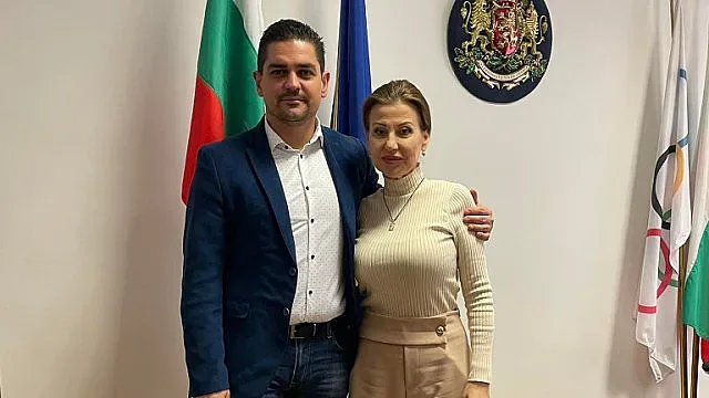 Сдобриха се! Какво си казаха Василев и Раева след скандала