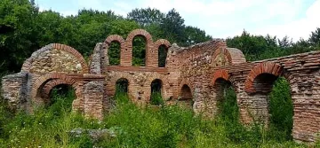 Чудесата на Белово - бесите, Белият град и поляната на Вазов