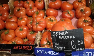 Доматът по-скъп от пържолата