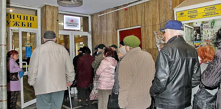 Какви ще са добавките към пенсиите следващия месец? Говори НОИ