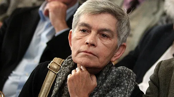 Изтриха Велислава Дърева от "Дума"