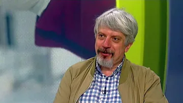 Витанов отложи апокалипсиса, предупреждава за нахлуващия Омикрон