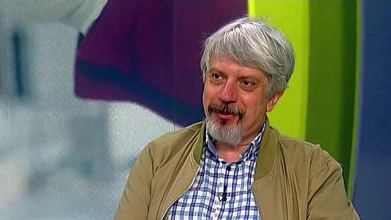 Витанов отложи апокалипсиса, предупреждава за нахлуващия Омикрон