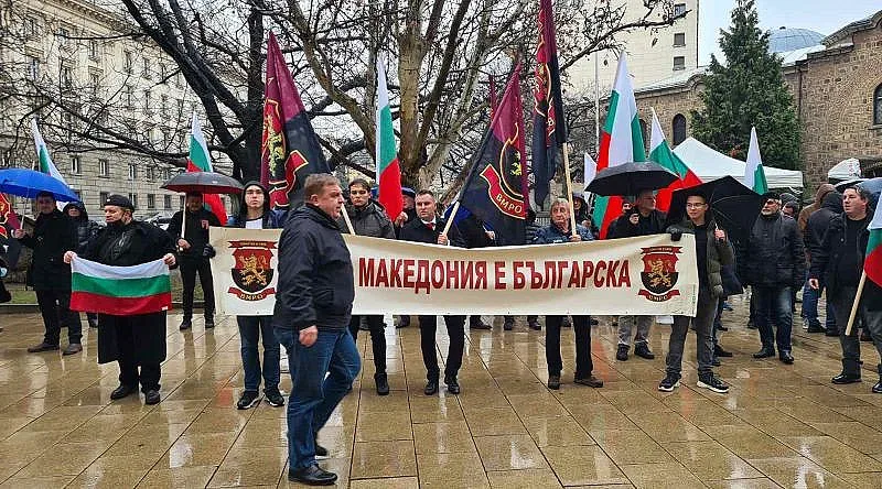 Каракачанов разкри: Имало опасност за позицията ни за Македония