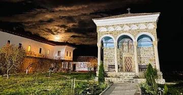 Икона, открадната преди 25 г., се върна в манастира