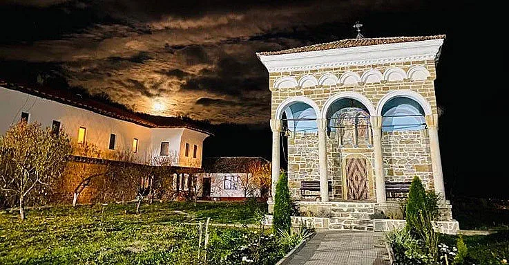 Икона, открадната преди 25 г., се върна в манастира