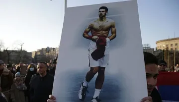 Белград се вдигна заради Ноле. Министър на протест