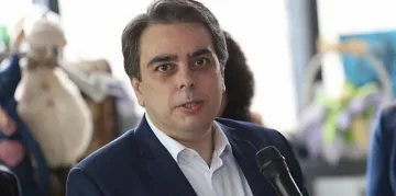 Василев спасява Северозапада, как укрепва слабите региони