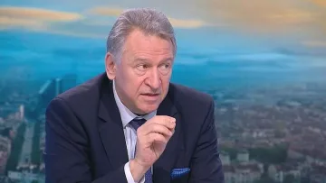 Кацаров скочи на КПКОНПИ: Атакуват не мен, а Румен Радев