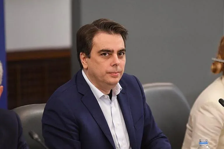 Асен Василев с отлични новини за бюджета. Кога го приемат?