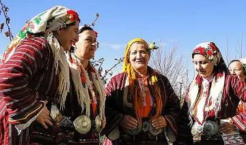 Високото пеене се родило като закачка на нивите