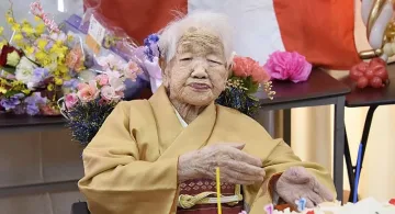 На 119 години японка не се отказва от вреден навик