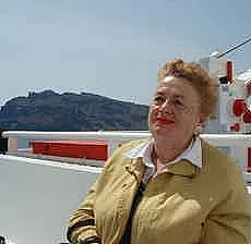 Напусна ни голямата поетеса на българската естрада