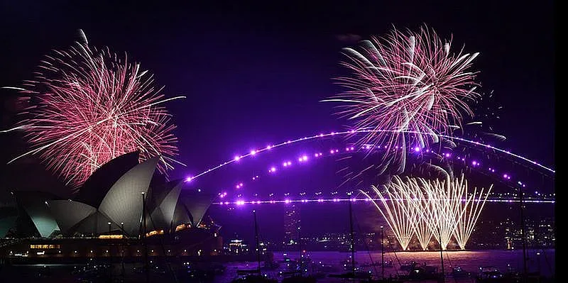 2022 пристигна в Австралия с обичайния гръм и трясък