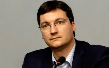 БСП завря. И Крум Зарков скочи на Нинова