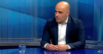 Чакат Кирил Петков в Скопие, разговорите - само за икономика
