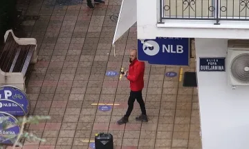 Вицепремиер укроти терорист в банка