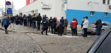 Kaкво се случва пред Пирогов? Изви се огромна опашка